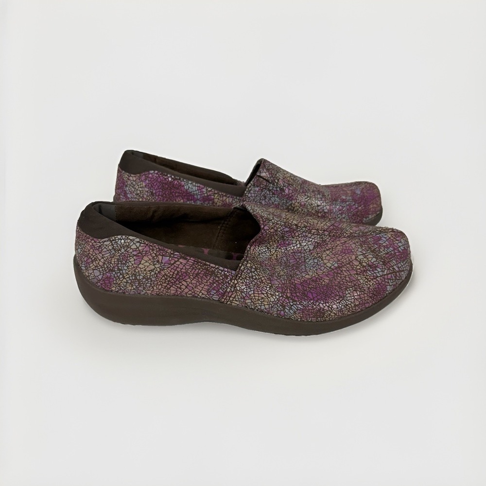 Skechers Savor Upscale 49115 Women's 10 Purple Floral Leather Slip On Shoes S1